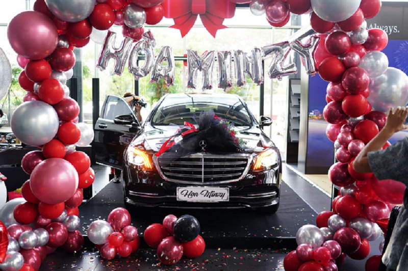 Chi tiết xế cưng mới tậu của Hòa Minzy