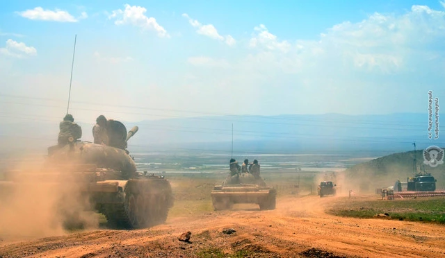 Xe tăng T-55 của Quân đội Armenia trong một cuộc tập trận. Ảnh: Vestnik.