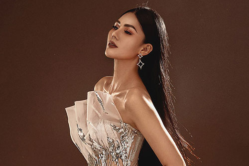 Hoa hậu Kim Nguyên diện váy xuyên thấu