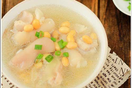 Bí quyết nấu giò heo hầm đậu nành ngon - bổ - rẻ