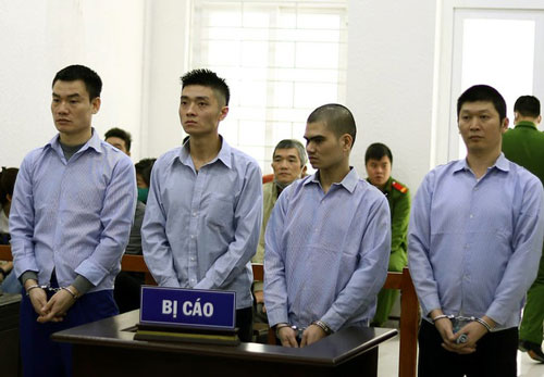 Bay từ TPHCM ra Hà Nội đòi nợ, nhóm thanh niên "chia nhau" hơn 40 năm tù