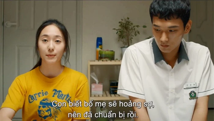 &quot;Công chúa băng giá&quot; Krystal Jung hóa &quot;Mẹ bầu siêu ngầu&quot;  - Ảnh 1.