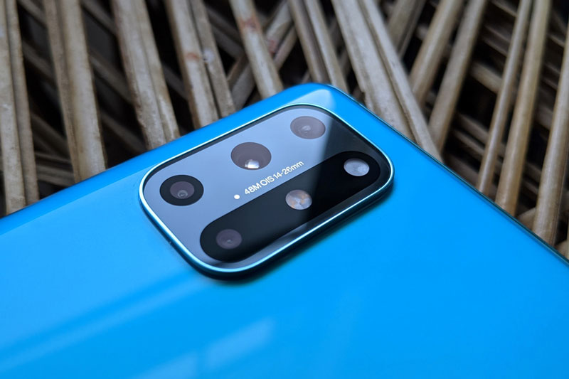 Đánh giá OnePlus 8T, đối thủ đáng gờm của Samsung Galaxy S20