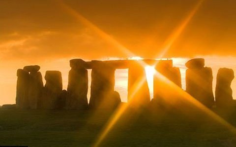 Lời giải bất ngờ về bãi đá cổ Stonehenge