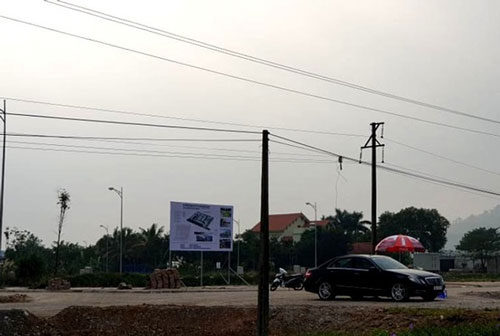 Chính quyền phát loa cảnh báo người dân không mua đất "chui"