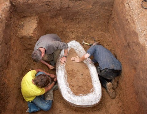 Khai quật kho tiền vàng cổ lớn nhất châu Âu