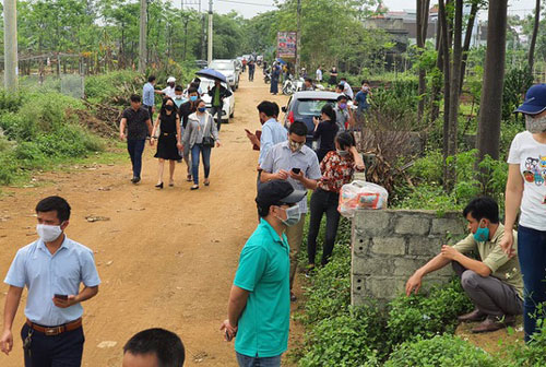 Bất động sản hậu Covid-19: Nhà đầu tư tìm vùng trũng, 'đất vàng' chật vật