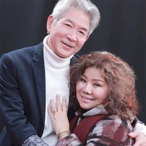 37 năm viên mãn của NSND Thanh Hoa với chồng kém 6 tuổi - Ảnh 7.