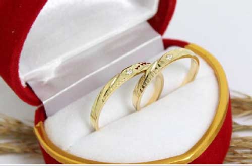 Đi chọn nhẫn cưới, chồng tương lai tuyên bố: "Anh chỉ chiều em nốt lần này" và phản ứng "cứng" không tin nổi của cô bạn gái