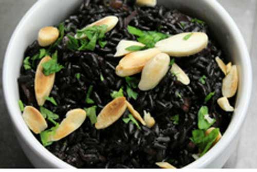 Loại thực phẩm màu đen được chuyên gia ca ngợi là thuốc bổ khỏe thân, lại dưỡng nhan vào mùa đông, phụ nữ càng ăn sẽ càng khỏe và trẻ ra