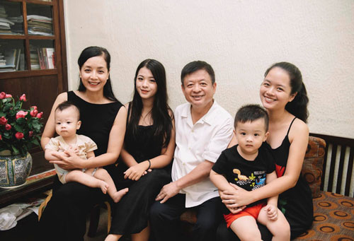 Con gái NSƯT Chiều Xuân: 'Mẹ rất khó chịu khi tôi có bạn trai ở tuổi 16'