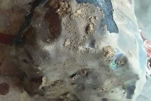 Thiên thạch rơi trúng nhà, người đàn ông bỗng chốc trở thành triệu phú