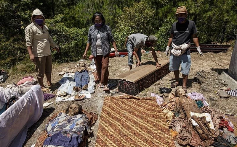 Lễ hội 'thây ma' kỳ quái ở Indonesia