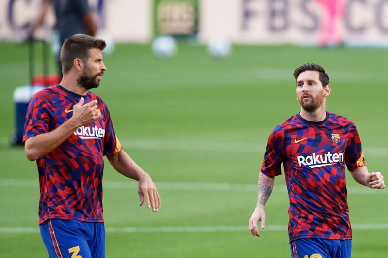 Pique và Messi.