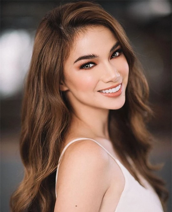Hoa hậu Nước (Á hậu 2) thuộc về đại diện Philippines - Roxanne Allison Baeyens.
