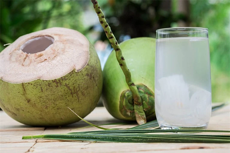 Nước dừa là loại đồ uống bổ dưỡng nhưng không được sử dụng tùy tiện.