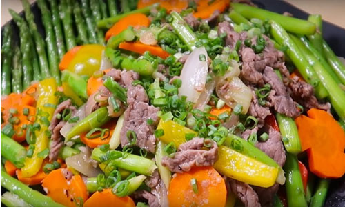 Cách làm món thịt bò xào măng tây thơm ngon, lạ miệng