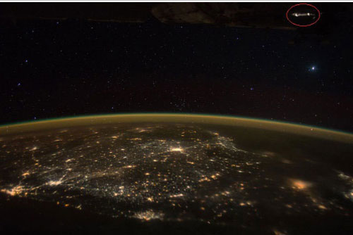 Hé lộ bí ẩn trong bức ảnh UFO của phi hành gia Mỹ