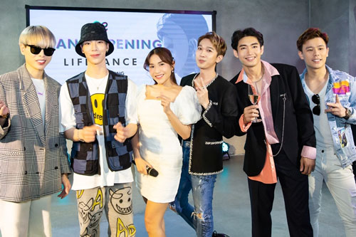 Các sao mừng Quang Đăng mở studio 2 tỷ đồng