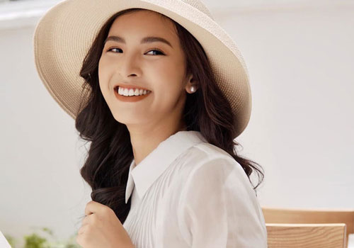 MC Quỳnh Nga trẻ nhất VTV24 không áp lực khi bị so sánh với Thụy Vân