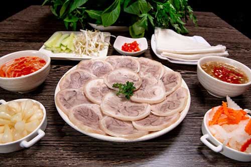 Mẹo luộc thịt chân giò không hôi, da giòn sần sật