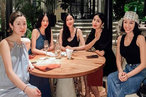 Chung khung hình với hội bạn toàn mỹ nhân, Hà Tăng chiếm trọn spotlight