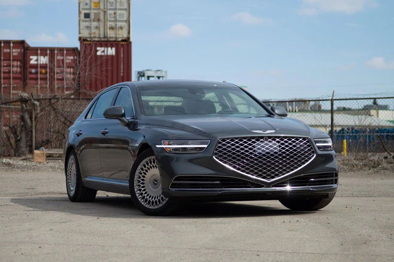 3. Genesis G90.