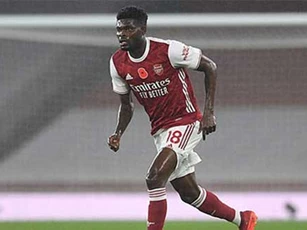 Arsenal nhận thêm tin 'sét đánh' giữa khủng hoảng