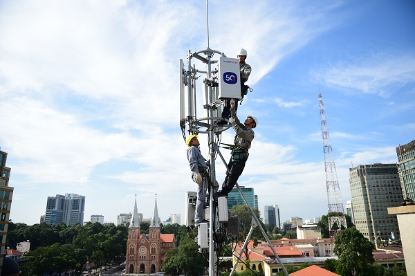 Từ ngày 27 - 30/11/2020, nhà mạng MobiFone đã bắt đầu thử nghiệm tốc độ dịch vụ 5G tại địa bàn TP. Hồ Chí Minh.