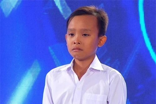 Quán quân Vietnam Idol - Hồ Văn Cường khác lạ, đứng chung với Phương Mỹ Chi mà không thể nhận ra - Ảnh 1.