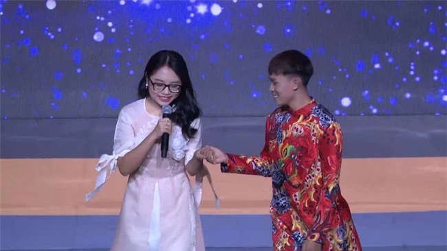 Quán quân Vietnam Idol - Hồ Văn Cường khác lạ, đứng chung với Phương Mỹ Chi mà không thể nhận ra - Ảnh 7.