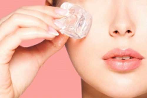 Bất ngờ với công thức giúp da mịn màng căng bóng chỉ với đá lạnh