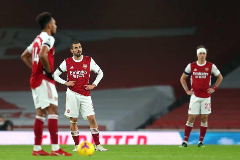 Arsenal khởi đầu tệ nhất sau 39 năm, một trụ cột lại bị réo tên