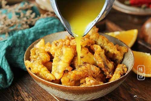 Làm cá chiên giòn lạ miệng, ăn mấy cũng không ngán chỉ với một gia vị duy nhất