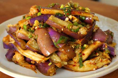 Cà tím tưởng lành nhưng không biết ăn cũng dễ gây ngộ độc, rước bệnh vào thân