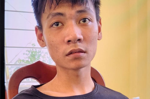 Bắt giữ 2 nghi phạm 18, 19 tuổi đi cướp tại các cây xăng lúc nửa đêm