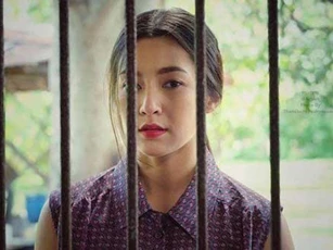 Nghe tiếng chuông cửa, tôi ra mở thì sửng sốt khi thấy mẹ òa khóc rồi nói một câu "kinh thiên động địa"