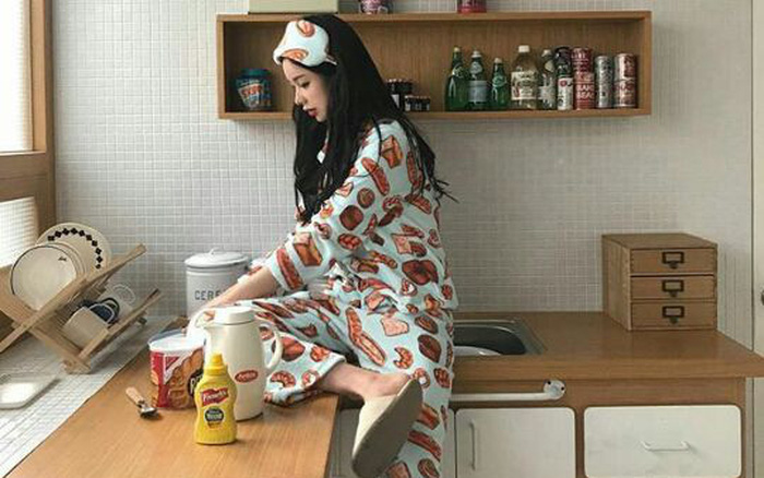 Phụ nữ thường xuyên làm 6 việc này vào buổi tối sẽ cực khó giảm cân dù ăn uống rất ít