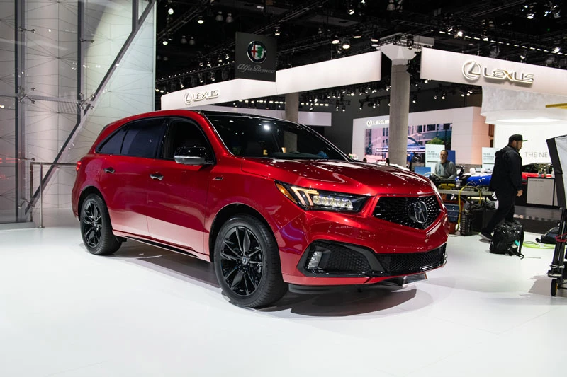 7. Acura MDX 2020 (giá khởi điểm: 44,500 USD, điểm tổng thể: 8,2/10).