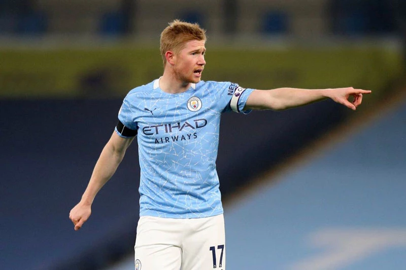 Tiền vệ trung tâm: Kevin De Bruyne (Man City).