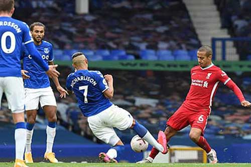 Klopp chán nản về chấn thương của Thiago, lạc quan với Alexander-Arnold
