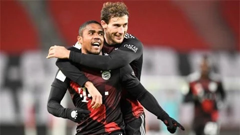 Douglas Costa được 'thưởng' suất đá chính