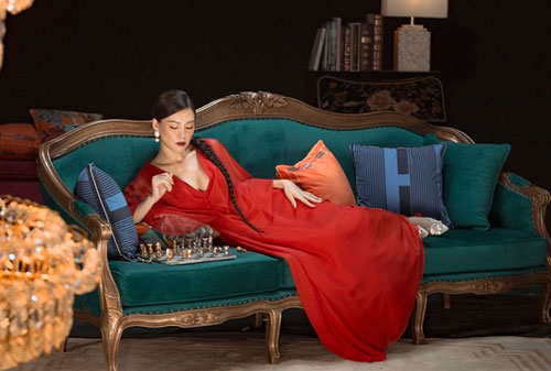 Bùi Lan Hương hát nhạc phim 'Gái già lắm chiêu'