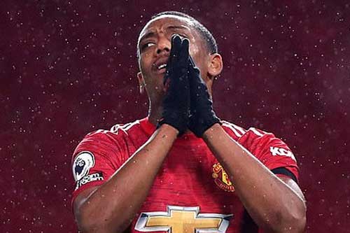 Rời sân tập chỉ sau 11 phút, Martial nguy cơ lỡ trận M.U vs PSG