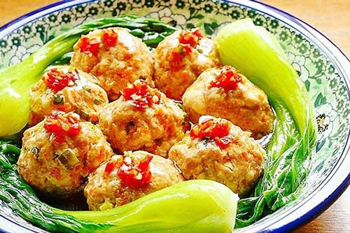 Không nhồi thịt băm với đậu, đem vo viên rồi sốt kiểu này cả nhà ăn hết bay