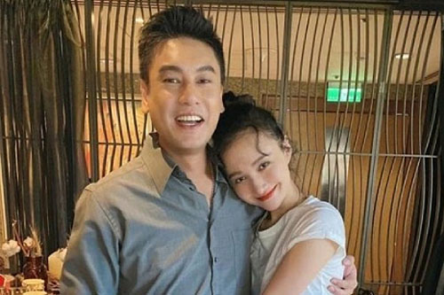 Chu Hiếu Thiên 'không dám nhận xét tài nấu ăn của vợ'