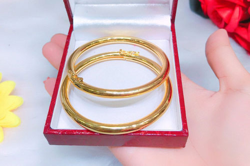 Ép cô dâu trong đêm tân hôn phải đưa vàng cho mẹ chồng giữ với lí do "đỡ thất thoát", chú rể vấp phải màn vùng lên không thể tin từ cô vợ đáo để