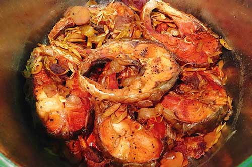 Trời lạnh mẹ nấu món cá chép kho riềng thơm ngon, đậm đà ai cũng thích