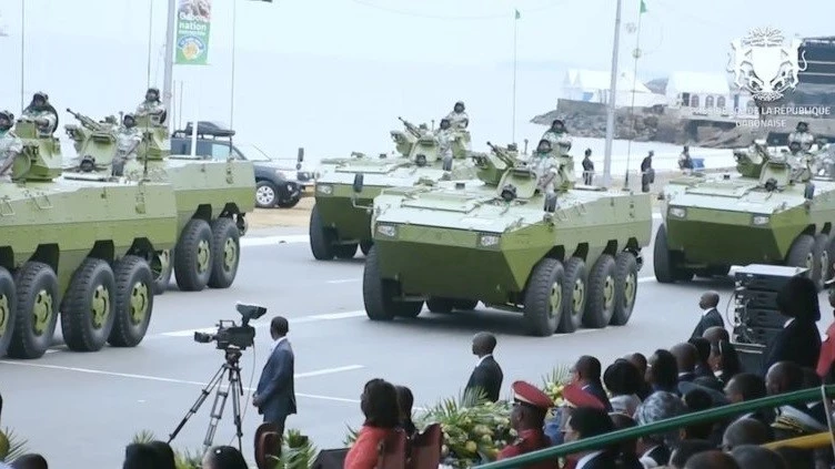 Xe bọc thép chở quân VN-1 của Quân đội Gabon trong buổi lễ duyệt binh. Ảnh: National Interest.