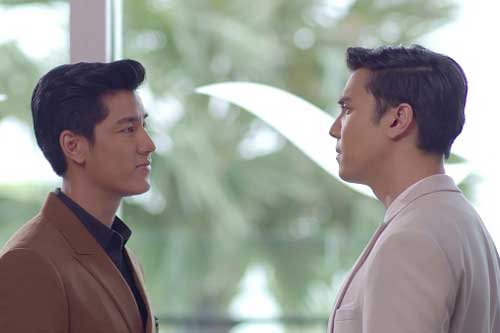 Lúc chồng cũ ném cho tôi 50 nghìn để đi xe ôm khi rời tòa thì sếp lái xe tới đón 2 mẹ con tôi